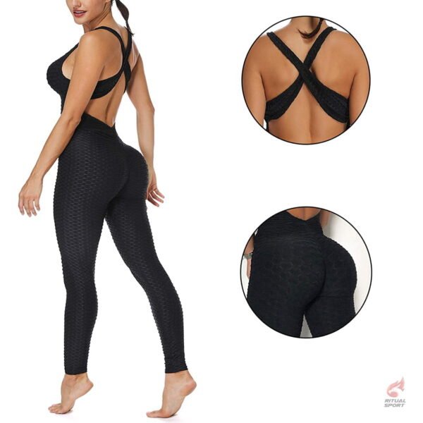 Mono Deportivo con Cuello Halter Negro