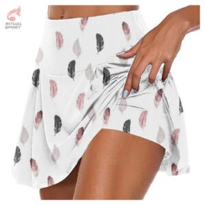 Falda corta deportiva con estampado de plumas