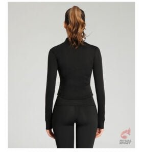 Chaqueta negra deportiva ajustada para mujer